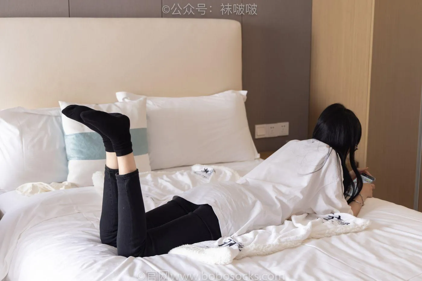 [BoBoSocks袜啵啵]NO.055 稚予-斯凯奇运动鞋、白棉袜、黑棉袜 [139P]插图4